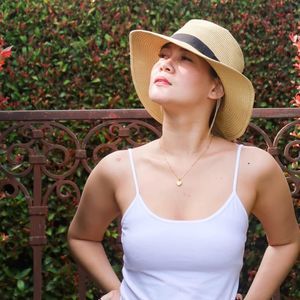 Meet your Posher, Vina